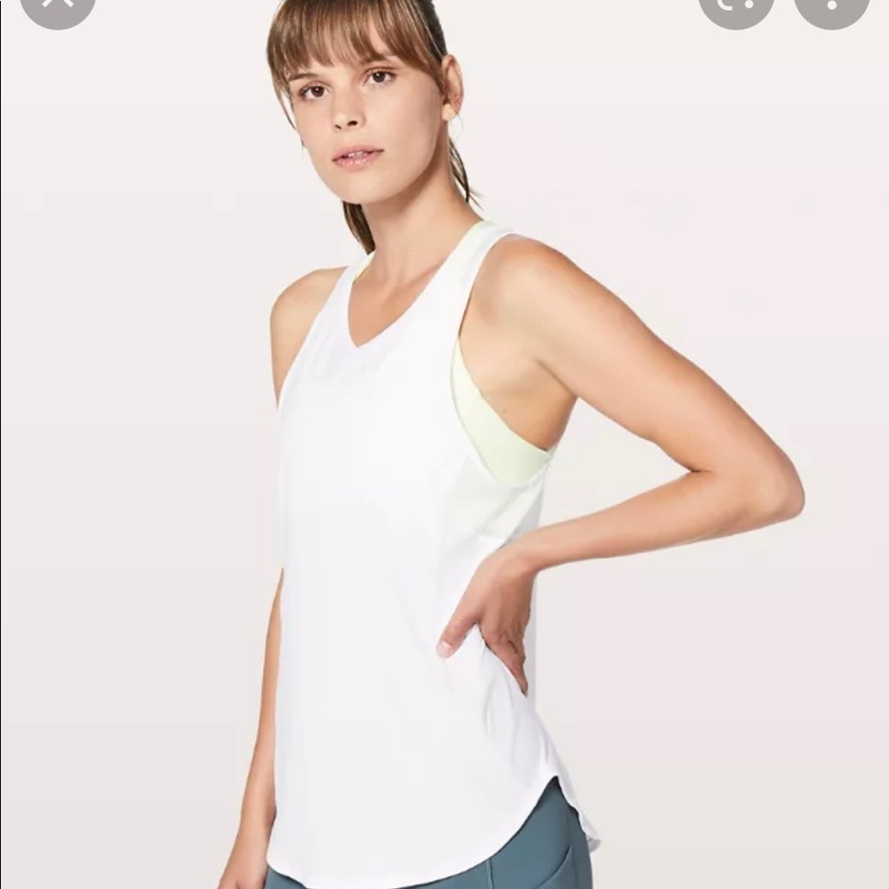 Brand new white lulu sculpt tank size 2